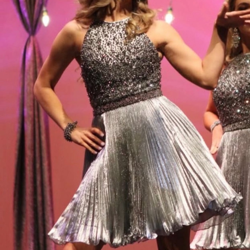 Elegant Silver Sherri Hill Cocktail Dress